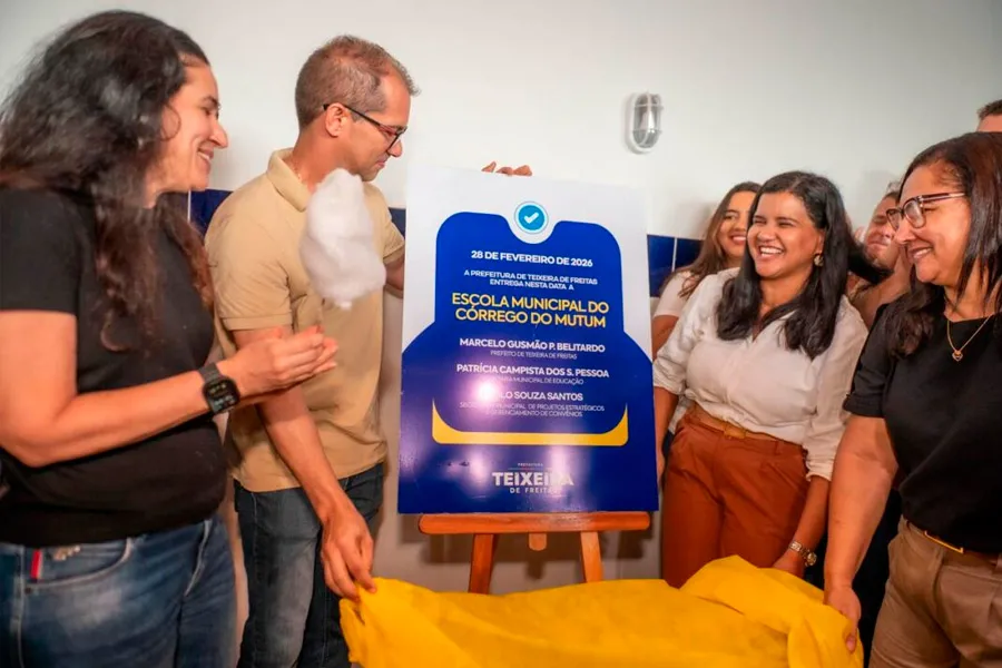 Prefeitura Municipal entrega escola na comunidade do Córrego do Mutum