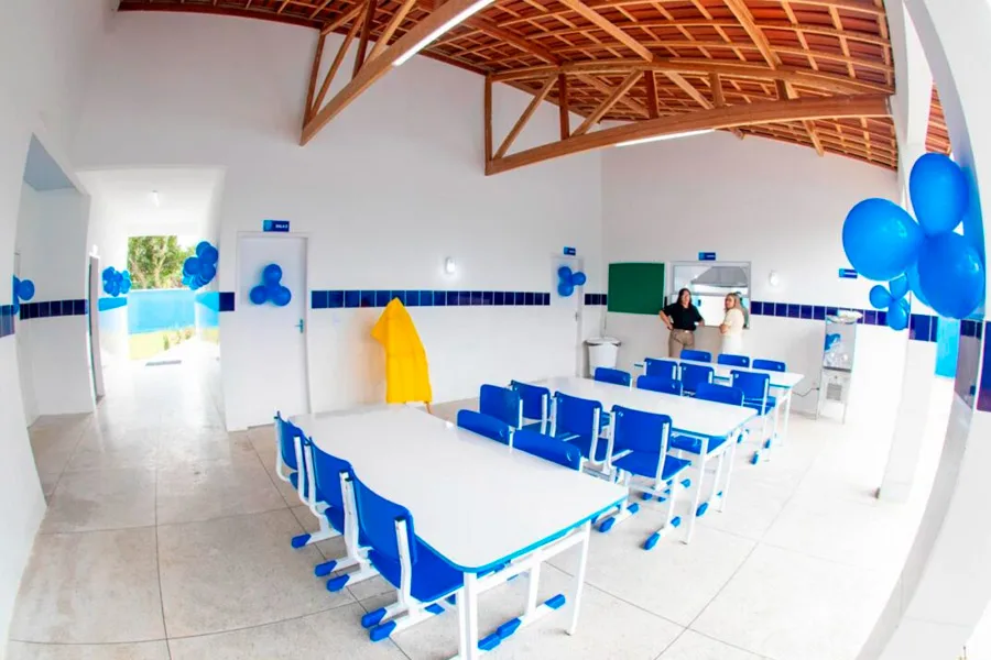 Prefeitura Municipal entrega escola na comunidade do Córrego do Mutum