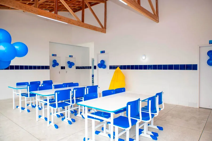 Prefeitura Municipal entrega escola na comunidade do Córrego do Mutum