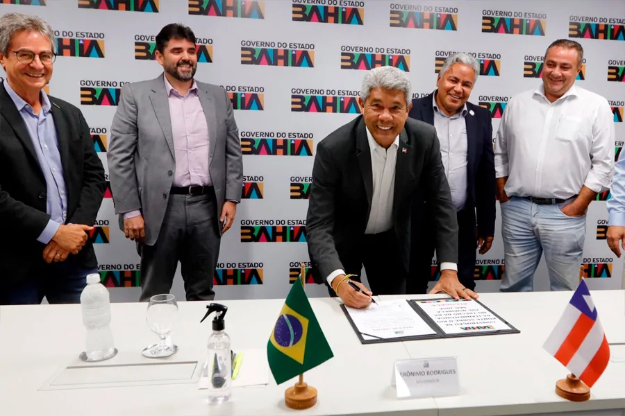 Governo do Estado assina ordem de serviço para construção de ponte em Alcobaça