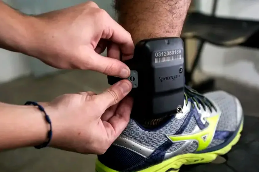 Câmara aprova uso obrigatório de tornozeleira por agressores de mulher