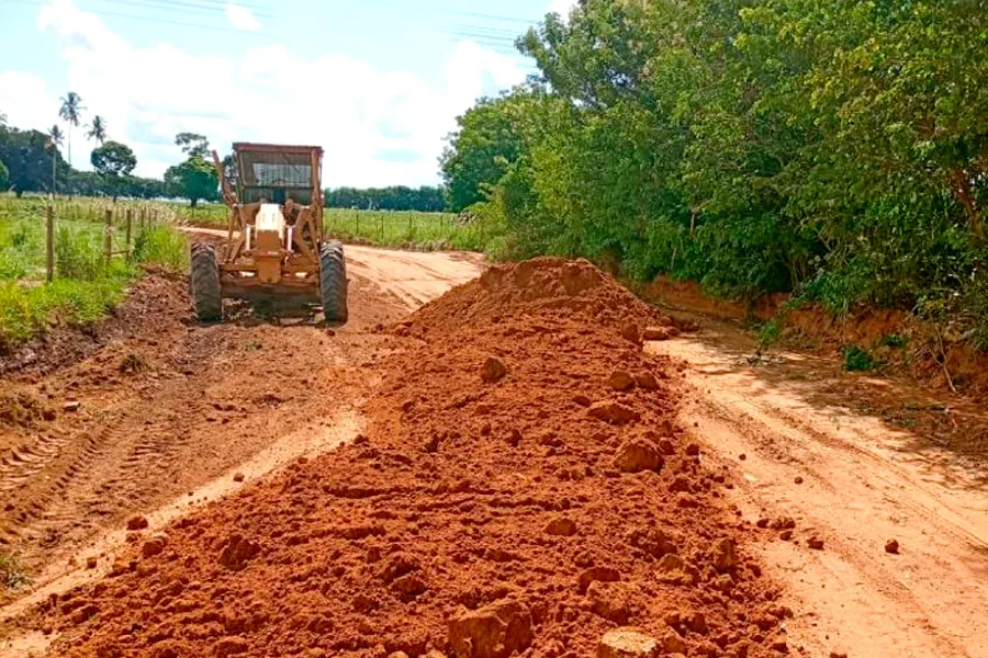 Mucuri intensifica recuperação das estradas após temporais e mobiliza equipes em diversas frentes de trabalho