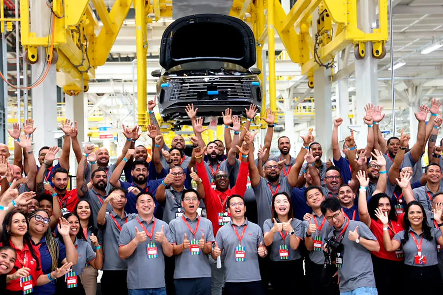 BYD vai gerar cerca de 10 mil empregos e produzir 300 mil veículos por ano em Camaçari BYD vai gerar cerca de 10 mil empregos e produzir 300 mil veículos por ano em Camaçari