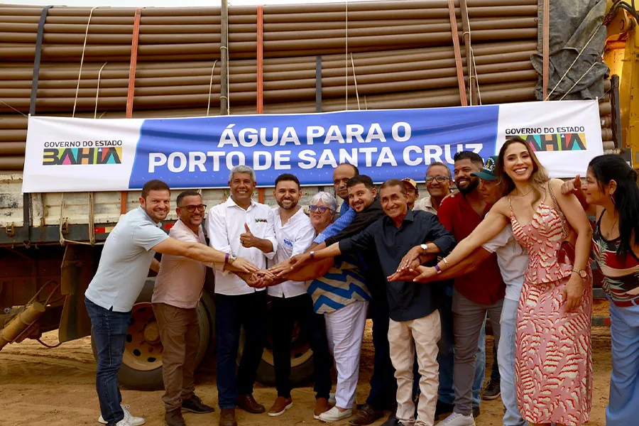 Governo do Estado inaugura escola integral e autoriza 90 casas em Cândido Sales