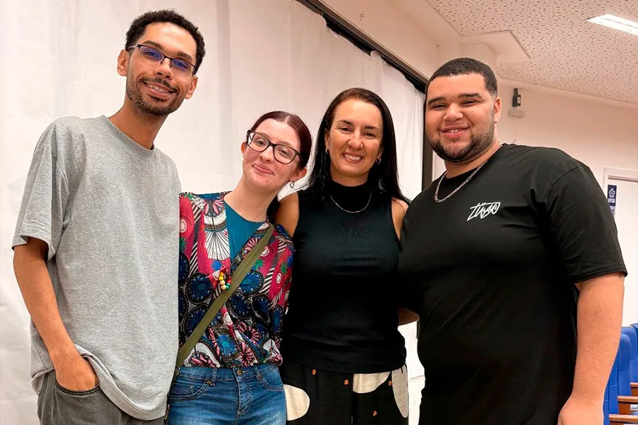 Calouros do CUNI/UFSB Polo Medeiros Neto participam da Semana de Acolhimento em Teixeira