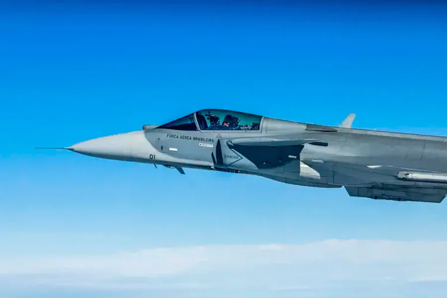 Lula batiza primeiro caça Gripen produzido no Brasil 