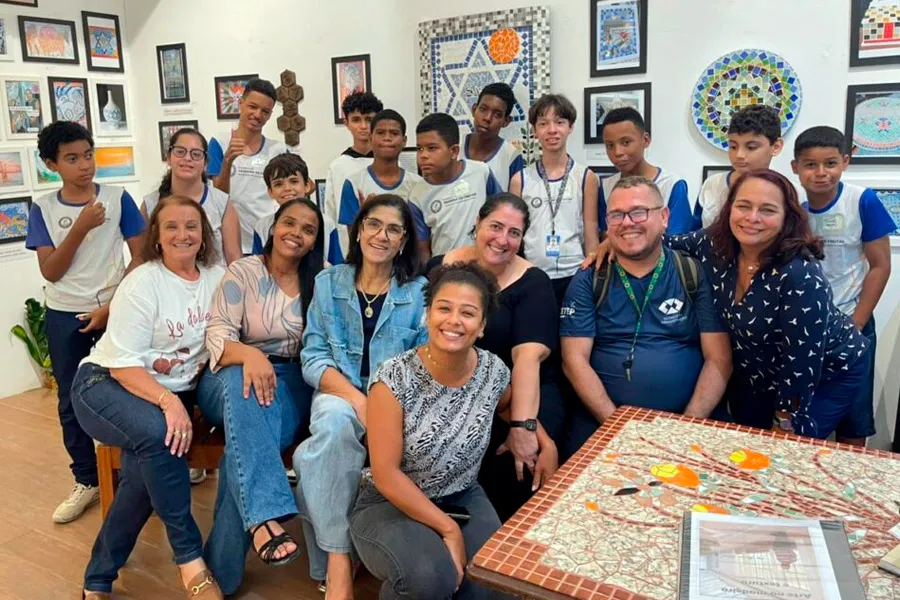 Visita à Exposição In Memoriam do artista Marcos Sobral emociona estudantes da Rede Municipal