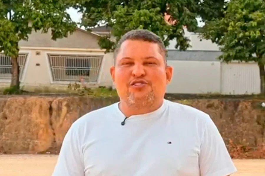 Jonatas Santos apresenta projeto de revitalização do campo do Bonadiman