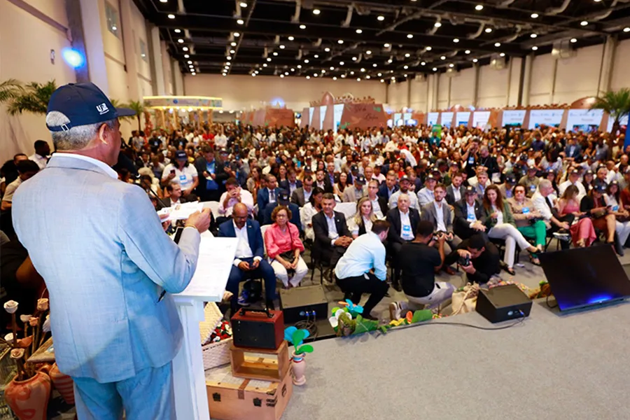 Governador participa de Encontro de Prefeitos e reforça união entre Estado e municípios