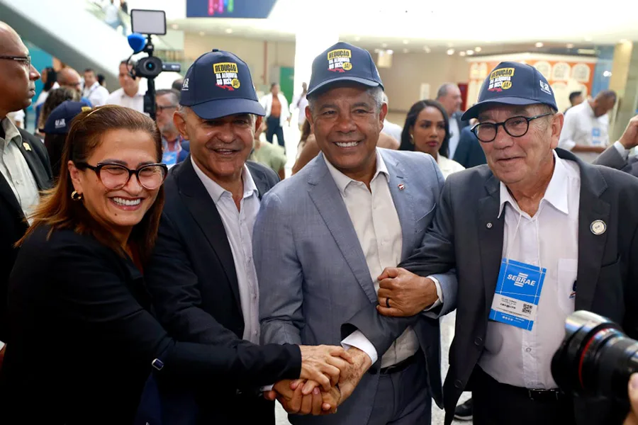 Governador participa de Encontro de Prefeitos e reforça união entre Estado e municípios