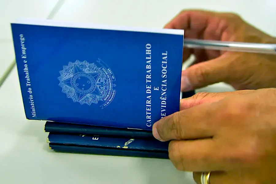 Novos prazos para licença-paternidade valem a partir de 2027; entenda