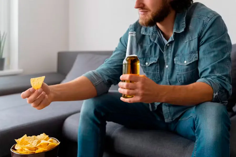 O que a cerveja faz no seu corpo para causar inchaço: você vai se surpreender