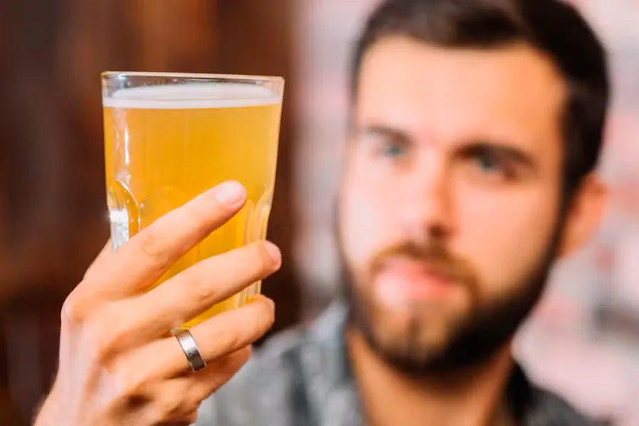 O que a cerveja faz no seu corpo para causar inchaço: você vai se surpreender