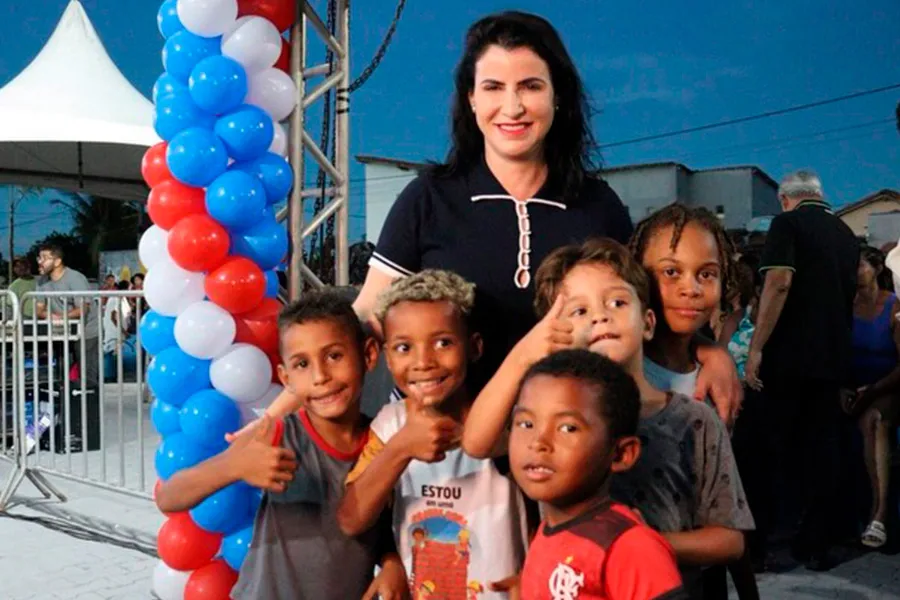 Prefeitura de Nova Viçosa inaugura a Nova Praça Manuel Pedro dos Santos