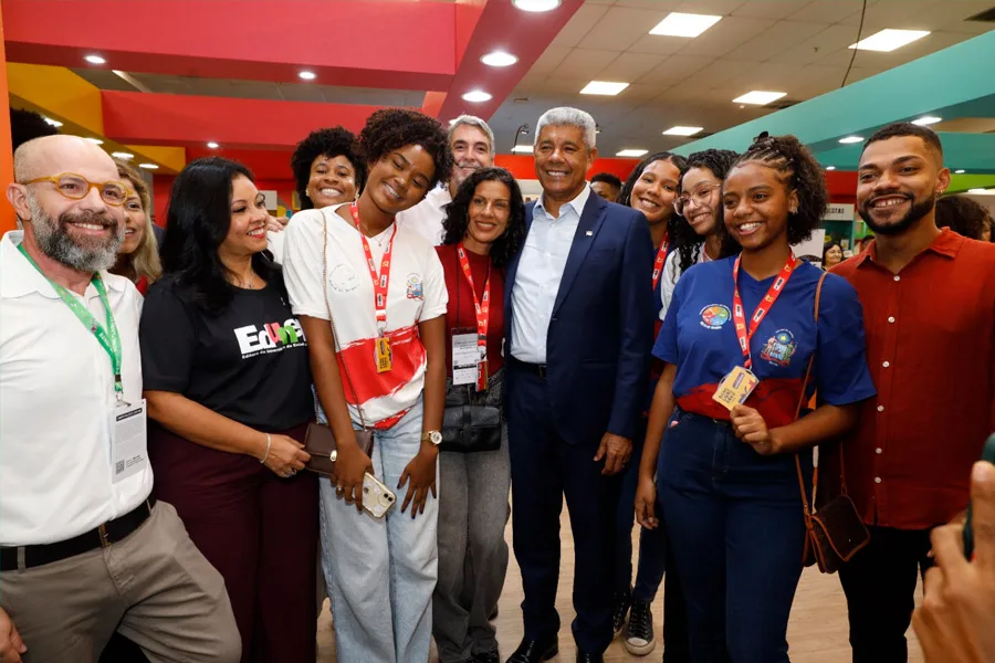 Bienal do Livro Bahia 2026 tem início e fortalece políticas de incentivo à leitura