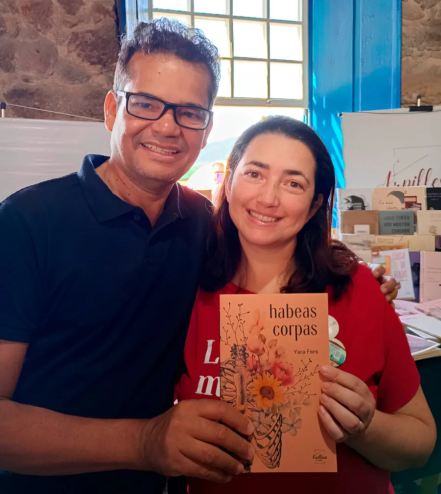 Almir Zarfeg comenta a poesia política, libertária e feminista presente em “habeas corpas”