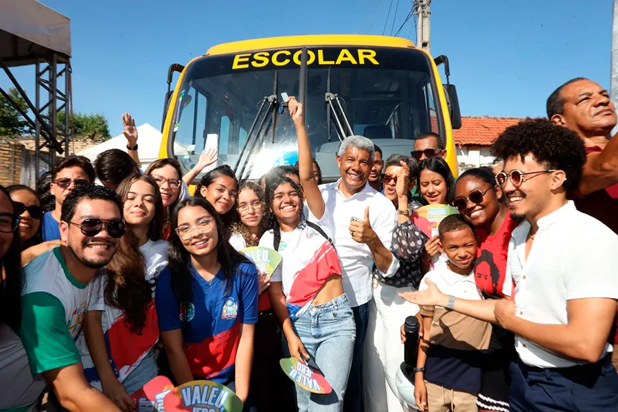 Em Carinhanha, Jerônimo Rodrigues autoriza obra de abastecimento de água pelo Novo PAC