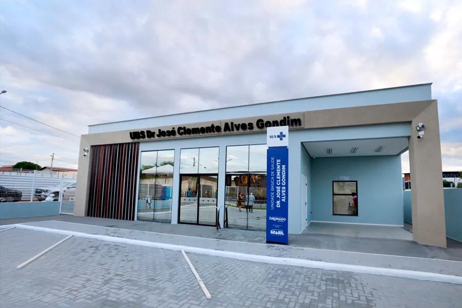 Governo do Estado entrega UBS e autoriza implantação do Sistema de Esgotamento Sanitário em Brumado