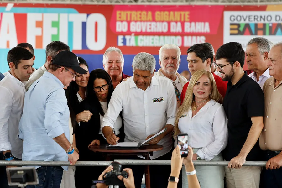 Governador sanciona lei que reconhece a Libras como meio legal de comunicação na Bahia