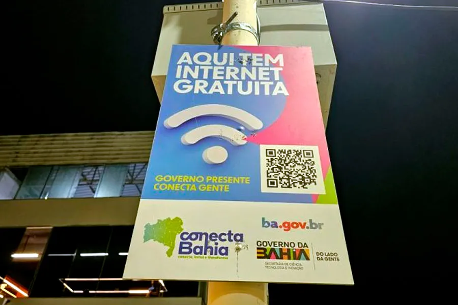 Mucuri avança na inclusão digital com internet gratuita em suas praças públicas pelo programa Conecta Bahia