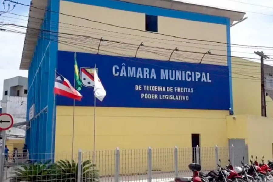Defesa jurídica reforça validade da reeleição da Mesa da Câmara em Teixeira de Freitas