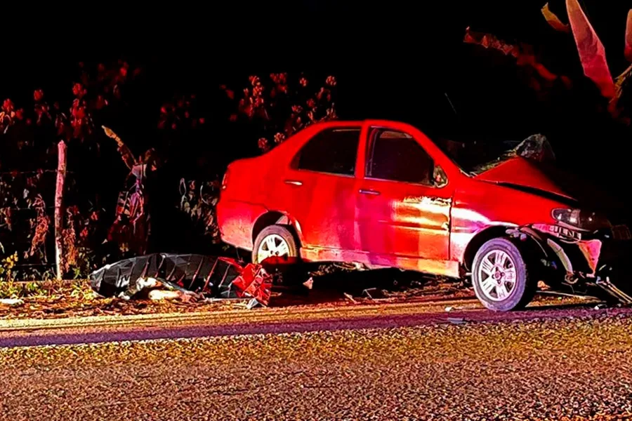 Colisão frontal na BR-418 em Caravelas deixa motorista morto no sul da Bahia