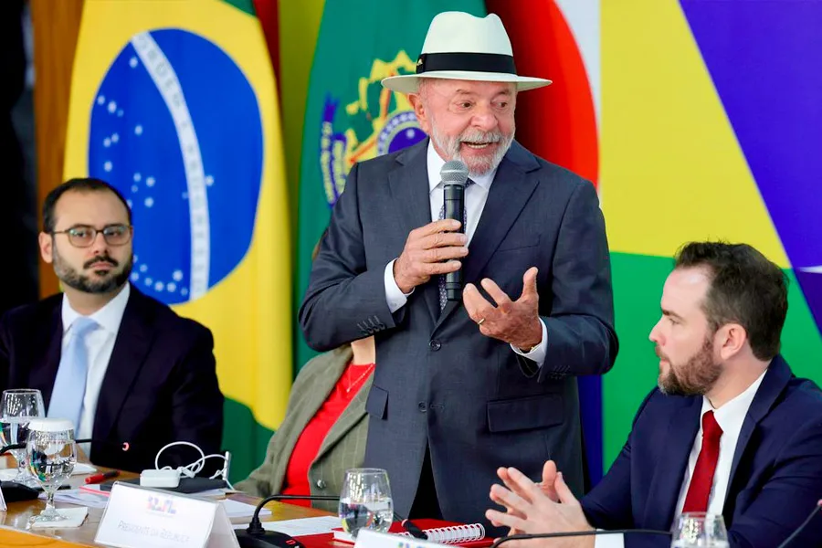 Lula anuncia novo Desenrola para quem ganha até R$ 8,1 mil