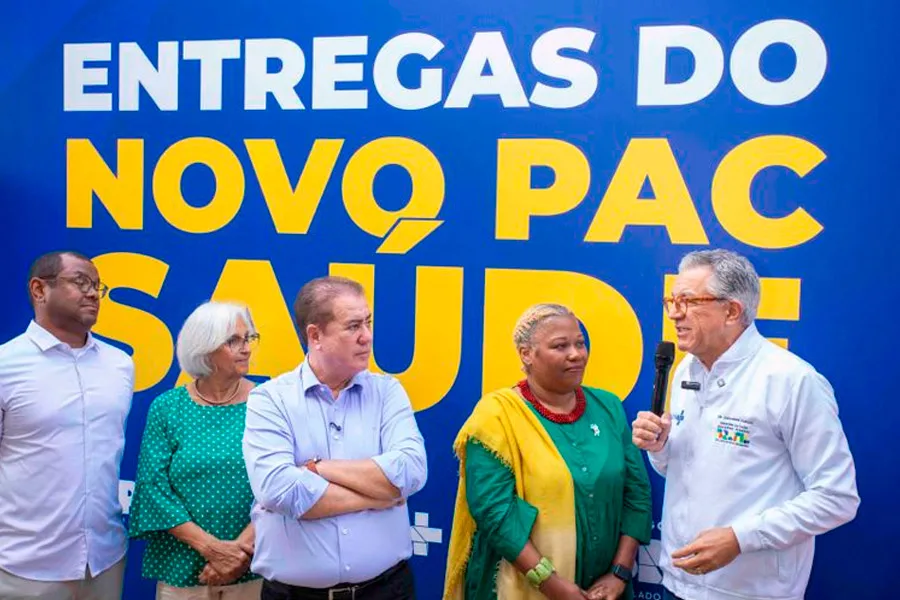 Governo federal entrega veículos para ampliar acesso ao SUS