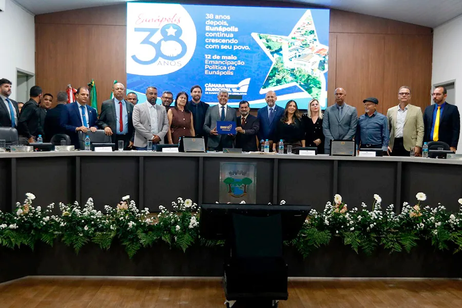 Jerônimo Rodrigues recebe Comenda 12 de Maio e título de cidadão eunapolitano