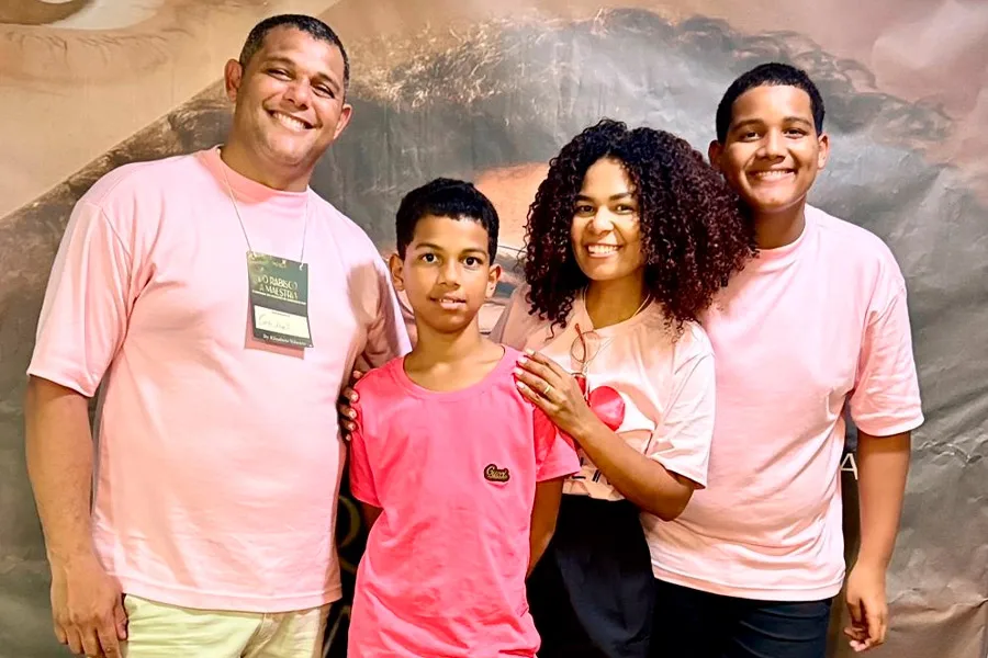 Mãe empreendedora equilibra cuidado dos filhos com o desenvolvimento do negócio
