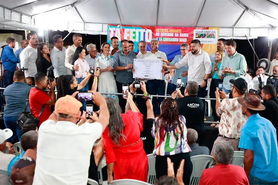 Governo do Estado entrega escola em tempo integral, obra viária e anuncia novos investimentos em Jaborandi