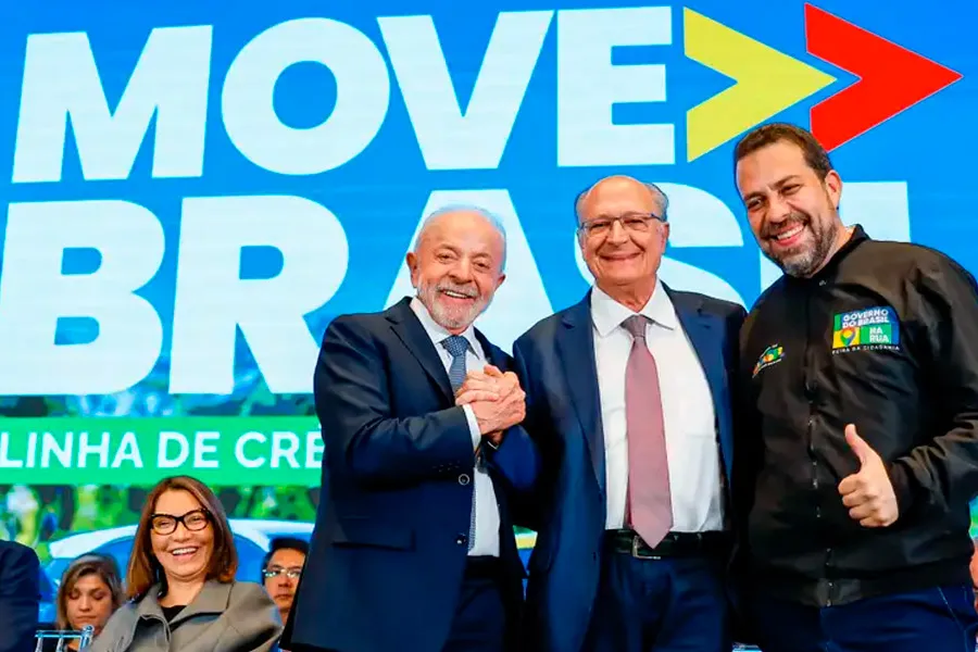 Lula cria programa de R$ 30 bilhões para motoristas de aplicativos