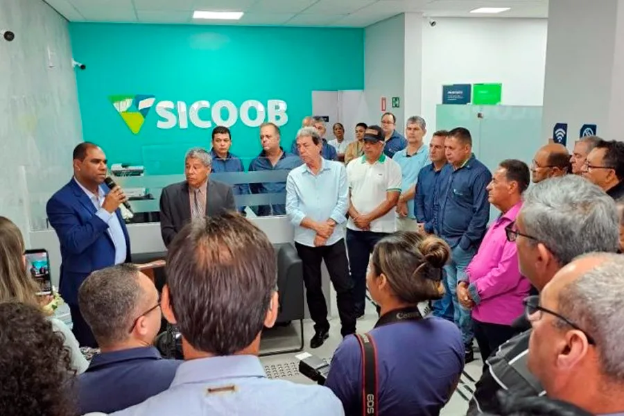 Prefeitura de Mucuri e Sicoob ampliam projeto oftalmológico para estudantes