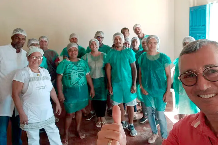 Baiana ganha cabra como salário, vira produtora de queijo e acumula medalhas com produtos premiados