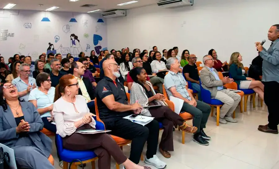 Sebrae e CRC levam orientações sobre a Reforma Tributária em circuito de palestras no Extremo Sul