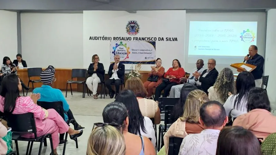 Prefeitura de Mucuri inicia elaboração do novo Plano Municipal de Educação 2027/2037 Prefeitura de Mucuri inicia elaboração do novo Plano Municipal de Educação 2027/2037