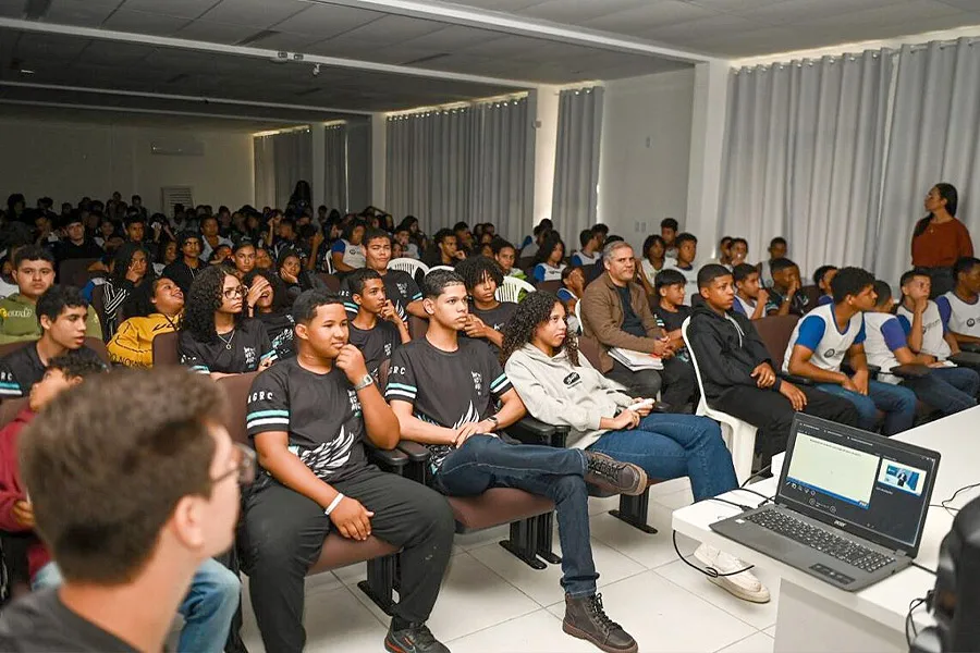 Prefeitura e PRF fortalecem conscientização no trânsito com palestras nas escolas municipais