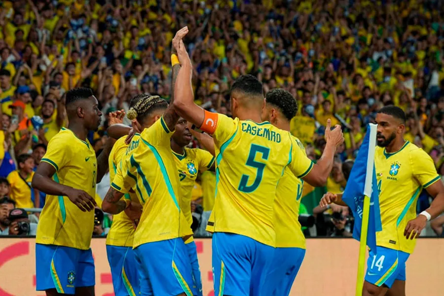Brasil faz 6 no Panamá em amistoso antes do Mundial