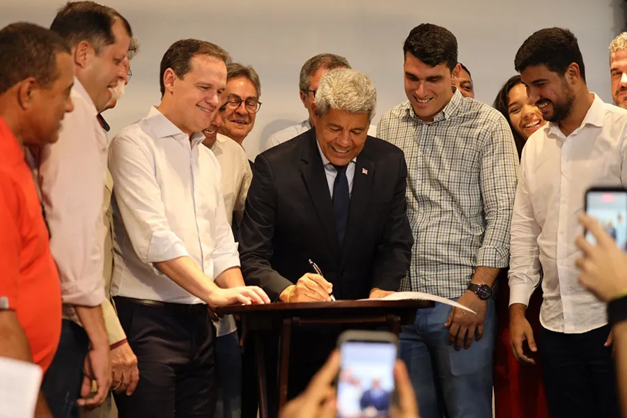 Com mais de R$135 milhões em investimentos, sete municípios baianos são contemplados com obras em infraestrutura e educação
