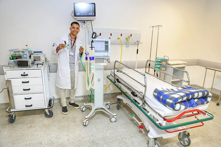 Governo da Bahia oficializa estadualização do Hospital Dom Antônio Monteiro e anuncia construção de novas unidades de saúde em Senhor do Bonfim Governo da Bahia oficializa estadualização do Hospital Dom Antônio Monteiro e anuncia construção de novas unidades de saúde em Senhor do Bonfim