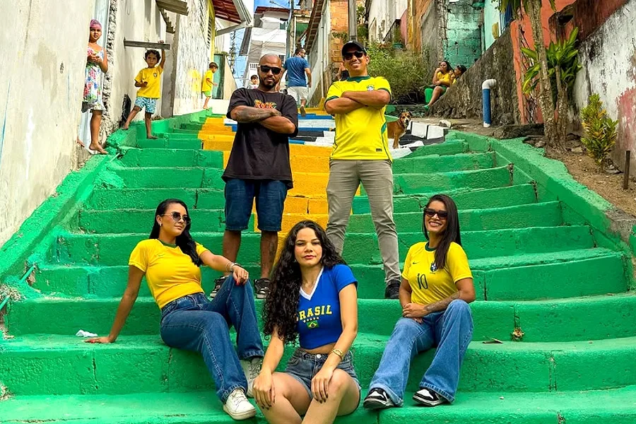Fé no hexa: Escadaria do Teixeirinha conquista moradores e vira ‘cartão postal’