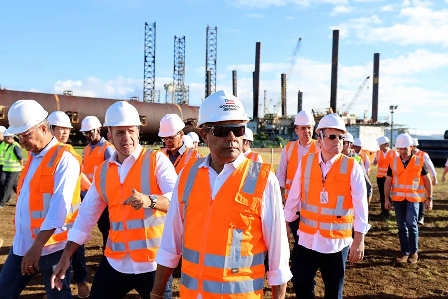 Ponte Salvador-Itaparica: governador acompanha avanço e movimentação no canteiro de São Roque Paraguaçu, em Maragogipe