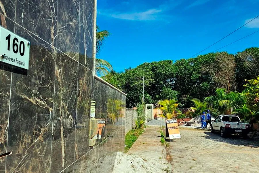 Mucuri em parceria com a EMBASA inicia obra de esgotamento sanitário no bairro Ettori Gazzinelli