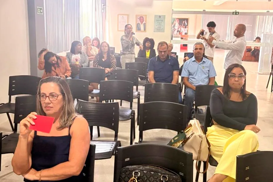 Mucuri promove debate e articulação para erradicação do trabalho infantil Mucuri promove debate e articulação para erradicação do trabalho infantil