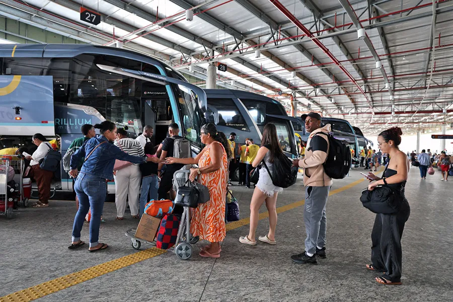 Mais de 380 mil pessoas devem passar pela nova rodoviária rumo ao São João no interior da Bahia