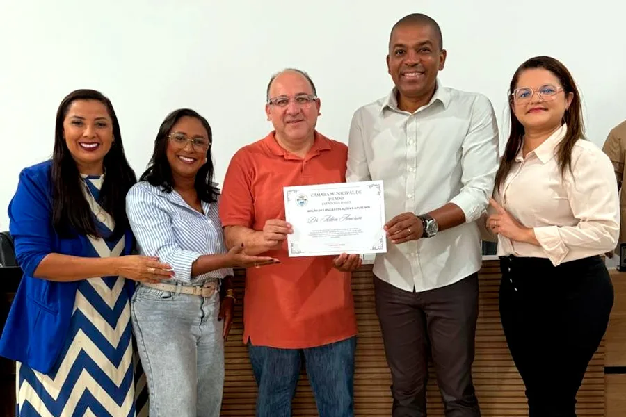 Dr. Ailton Amorim é homenageado com Moção de Aplausos na Câmara Municipal de Prado