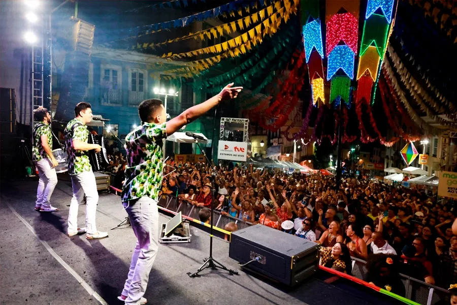 São João da Bahia 2026 bate novo recorde, com 2 milhões de turistas e receita de R$ 2,5 bilhões