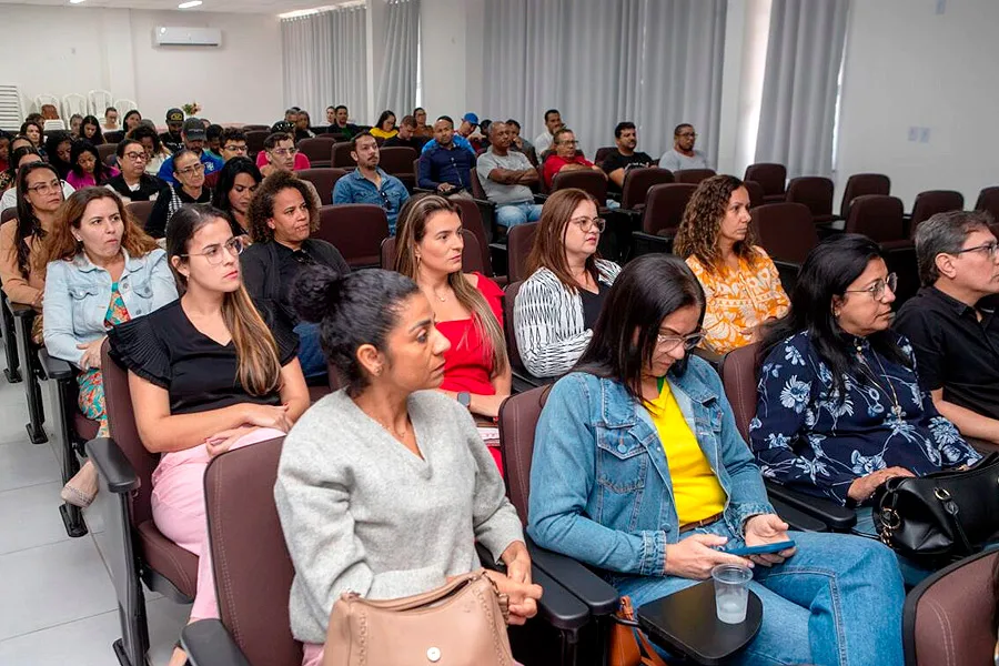 Secretaria Municipal de Educação apresenta Plano Municipal de Ação para implementação da PNEERQ
