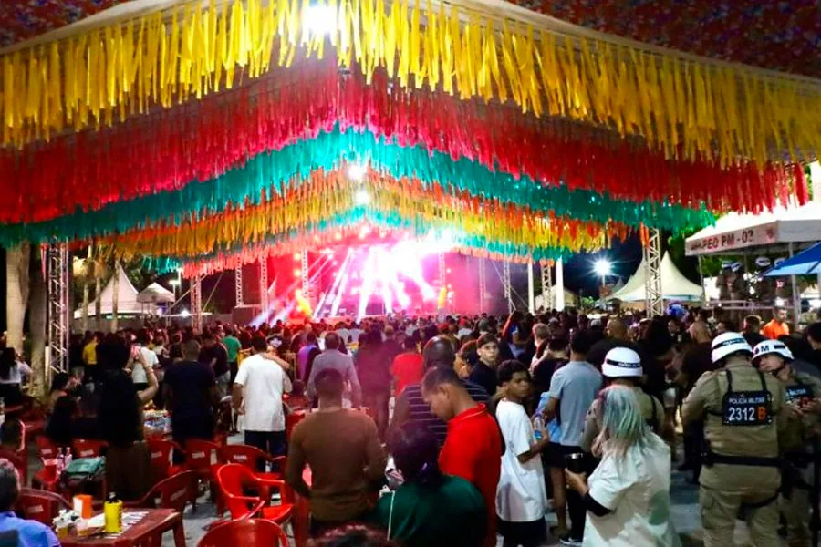 Praça lotada, ritmos variados e a energia contagiante marcam a segunda noite do 29º Forró do Peroá