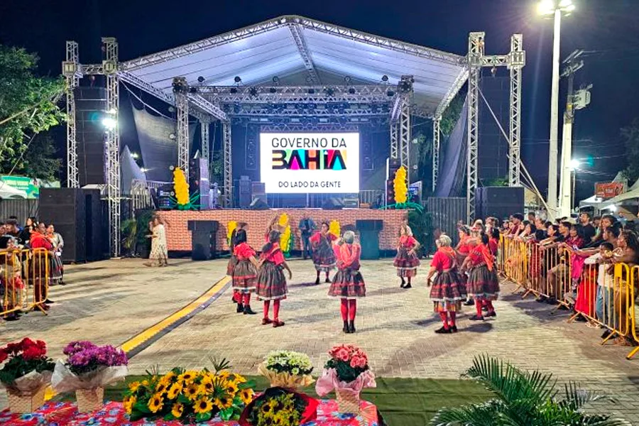 Praça lotada, ritmos variados e a energia contagiante marcam a segunda noite do 29º Forró do Peroá